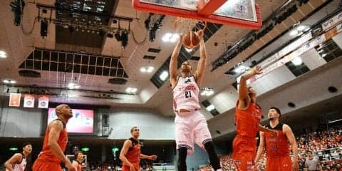 高速トランジションを封じたディフェンス、東の頂上決戦はアルバルク東京に軍配