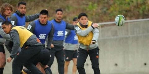  サンウルブズに練習生として参加。荒井康植は指揮官から「モアトーク」と発破 