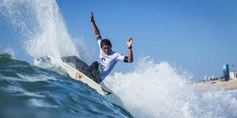 五十嵐カノアが日本人初のWSLチャンプオンツアーサーファーとなることを正式発表