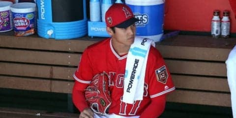【MLB】同僚も大注目!?　大谷“デビュー戦”は「史上最も混み合ったダグアウト」に
