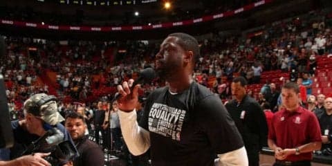 ドウェイン・ウェイド、銃撃事件後に銃規制を訴える学生に「君たちを支持する」