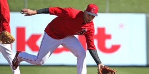 MLBで驚愕プレー連発の遊撃手に直撃「生来の強肩なんですか？」その答えは…