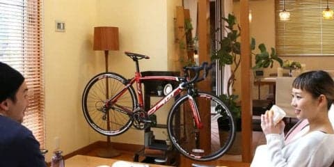 リビングに置ける家具調の自転車スタンド「バイシクルレスト」発売