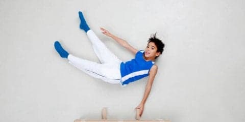 活発なわが子は体操選手になれる？体操教室の場合【子どものスポーツ習い事の費用 #5】