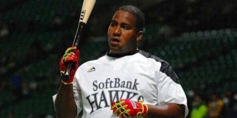 鷹デスパイネがチーム合流　移動30時間超でお疲れモードも5連発締め