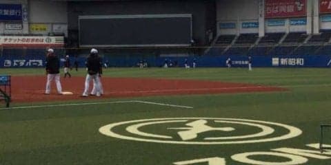 人工芝一新のZOZOマリン、土は入れ替え？　ロッテ井口監督が球団に要請へ