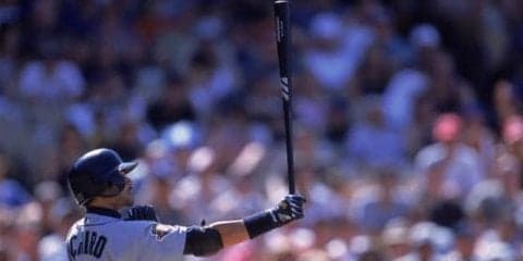 【MLB】イチロー復帰に地元は歓喜　あの“お馴染みのポーズ”が各所で蔓延!?