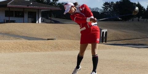 コンパクトなスイングでも芯に当たれば飛ぶ　川崎志穂プロの飛ばし方