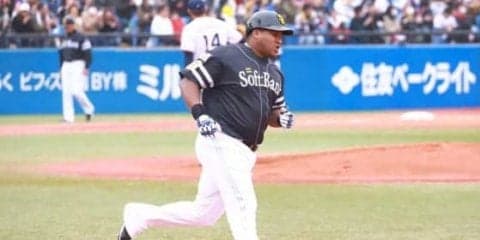 鷹デスパイネが驚愕の3打席連続ホームラン　6回の第3打席でも左翼席へ