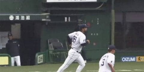 西武メヒアが華麗にダイビング捕球　あわやの失点危機を美技で防ぐ