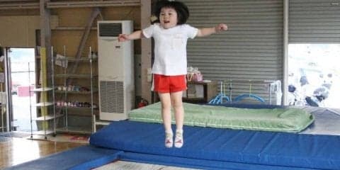 空中でのボディコントロールを学べる！子ども向けトランポリン体験イベントを開催へ