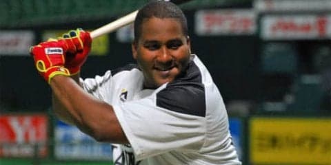 鷹デスパイネがテラス席弾含む猛打賞「質問はやめてBBQしようよ」