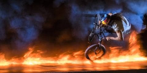 作品募集3/25まで！世界最大級の写真展『Red Bull Illume』が東京で初開催