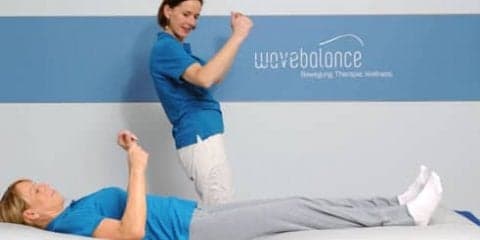 まるで水の上にいるみたい。無重力空間が楽しめるウェルネスプログラム「ウェーブバランス」って？