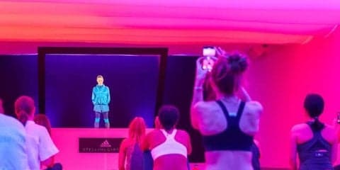 アディダス、ホログラム技術を活用したバーチャルボクササイズイベント開催