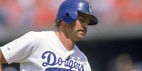 【MLB】病と闘う元ドジャース名手の記念シート　歴史家が語る30年前の衝撃