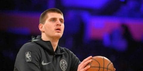 『進化型ビッグマン』二コラ・ヨキッチ、アシストで50年ぶりの快挙へ突き進む