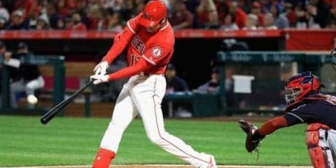 【MLB】大谷翔平、本拠地デビューで初マルチ！　1号3ラン＆痛烈右前安打