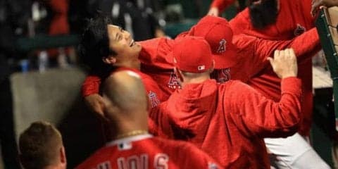 【MLB】初HRに興奮の大谷、抱きつかれた同僚は“塩対応”断念「彼は巨漢だからね…」