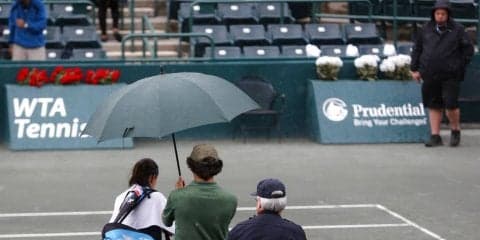 準決勝が雨のため試合途中で延期に[ボルボ・カーズ・オープン]