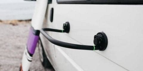 スペイン生まれのウォータースポーツ向けハンガー「goDry Hanger」日本上陸