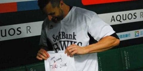 鷹サファテ、ハム鶴岡に粋な贈り物「キョウ、ツルチャン、タンジョウビ」