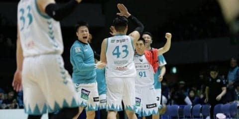 ジョシュア・スミスがゴール下を支配、京都ハンナリーズが北海道との接戦を制する