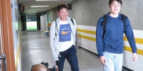 右膝死球のホークス内川、出場へ意欲「出ないなんて考えていない」