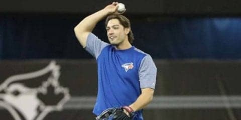 【MLB】ダイブ…いや、転倒？　「とてつもなく不自然」な美技に“困惑”の声続々