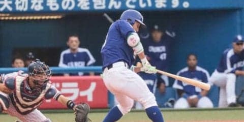 中日、亀澤の押し出し死球で一時逆転　リプレー検証でも判定覆らず