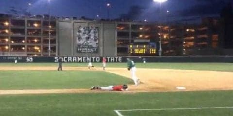 手前すぎた？　転倒？　一塁ベースの2M手前で…無念の「届かなかったヘッスラ」