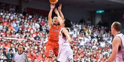 エナジー満点の激突は第3戦へ、富樫勇樹の一発で千葉ジェッツが川崎を振り切る