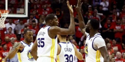 巧みなボールムーブとデスラインナップが噛み合ったウォリアーズ、敵地で先勝