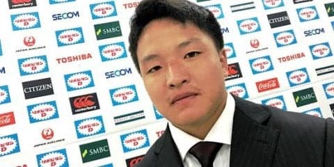  小さなFLが先頭に立つ。U20日本代表の主将はFL岡山仙治（天理大3年）。 