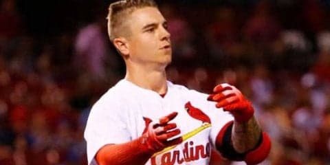 【MLB】カージナルス左翼手が“コロコロ補殺”!?　バックホームはまさかの6バウンド…