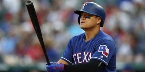 【MLB】メジャーで世にも奇妙なアウトが話題　“顔面アシスト”に「これは痛い」