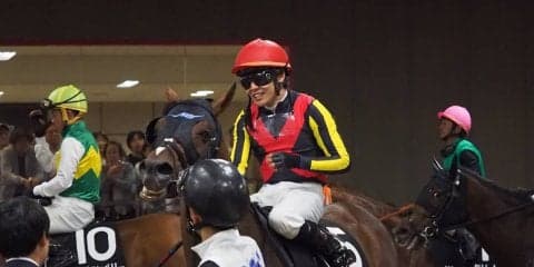 【東京10R/フリーウェイS】大混戦の追い比べを制したのはロワアブソリュー！