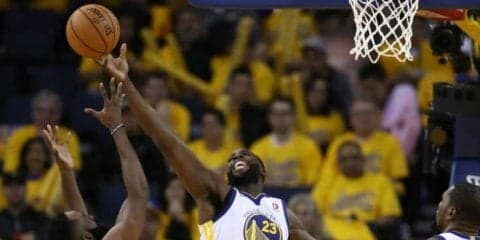 『スーパーチーム』の屋台骨ドレイモンド・グリーンがプレーオフ史上初の快挙達成