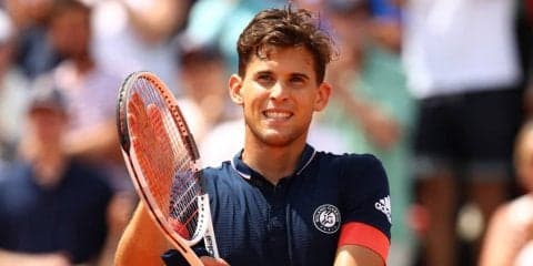 ティームが2日間に渡る試合を制し、チチパスを下して3回戦進出[全仏オープン]