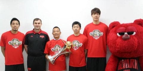 Bリーグを制したアルバルク東京、優勝報告を兼ね渋谷区長を表敬訪問