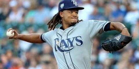 【MLB】レ軍右腕が新投法!?　マウンド上でまさかの“腹打ち”→奪三振で颯爽と降板