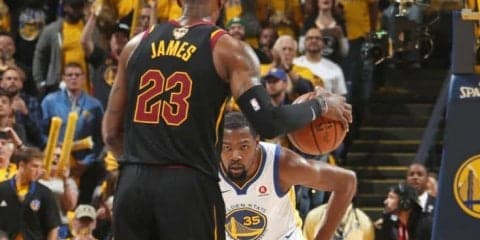 ファイナル初戦に勝利しても批判されたケビン・デュラント「疑念を払拭したい」