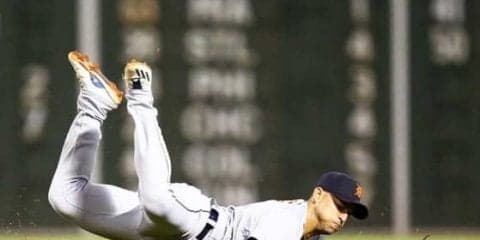 【MLB】どうやって投げたの？　メジャー屈指の遊撃手、“サーカス”のような驚異的美技