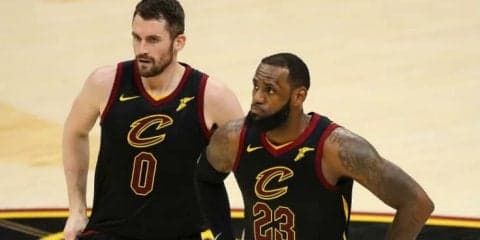 失意のシーズン終了となったレブロンに、指揮官ルーとケビン・ラブは残留を願う