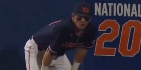 決戦で悲劇的幕切れ…外野手のグラブを弾きサヨナラ弾「人生はフェアじゃない」