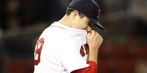 【MLB】“愚行”で今季絶望…グラブ投げつけ右肩「亜脱臼」、Rソックス右腕が手術へ