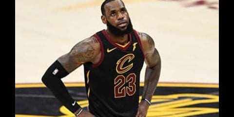 失意のレブロンが引き金に。超大型移籍で来季のNBAは激変するか？