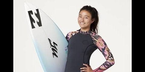 プロサーファー松田詩野選手と「ラックス」がスポンサー契約を締結