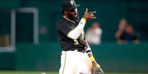 【MLB】メジャーで起きた素手キャッチ＆ダイブスローが凄い　「何て男」「美しい」