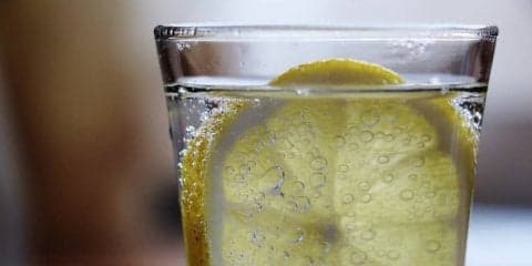 炭酸水を食事の前に飲むだけのシンプルなダイエット法